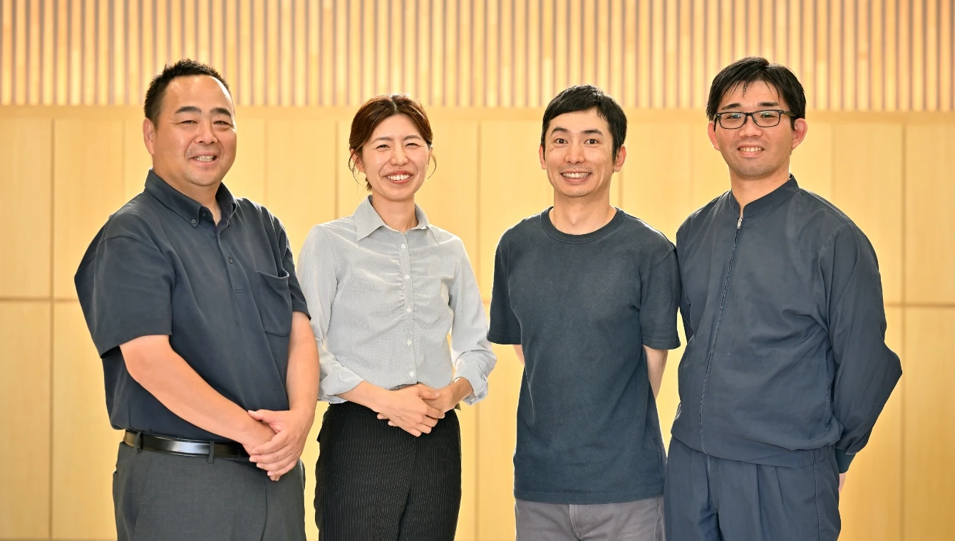 座談会参加メンバー集合写真